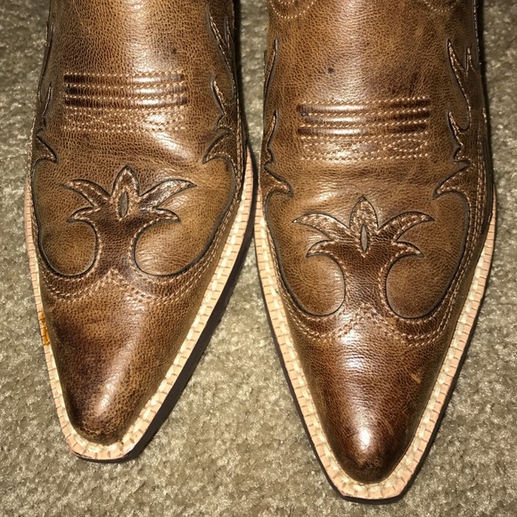 ARIAT Women's Boots - Size 6 - Picture 3 of 8